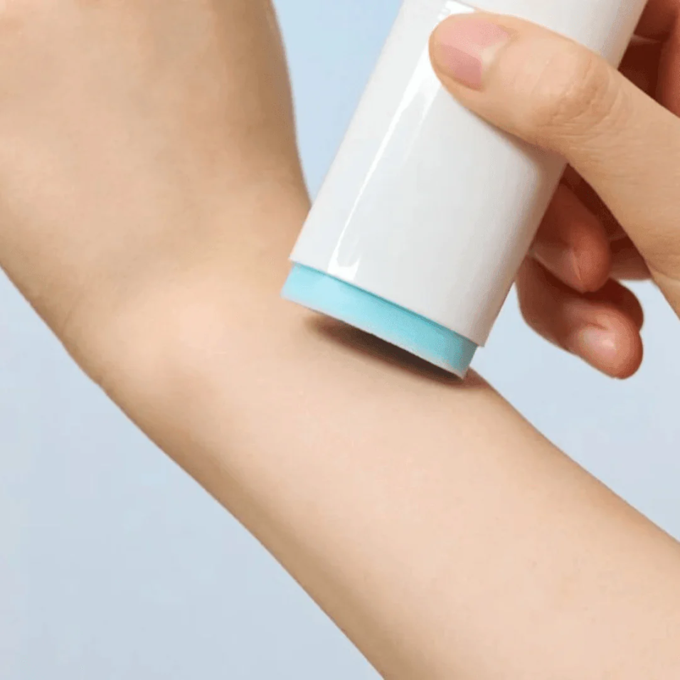 SKIN1004 قلم الوقاية من الشمس من مدغشقر سنتيلا هيالو-سيكا سيلكي فيت 20 جرام